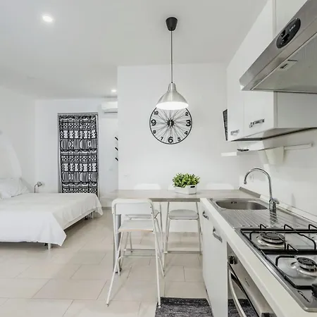 Black And White Apartment Catania