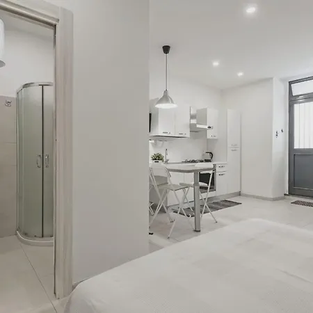 Black And White * Catane