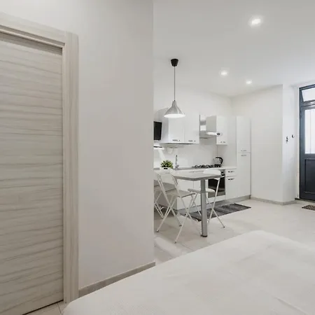 Appartement Black And White Catane