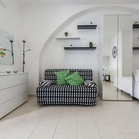 Black And White * Catane