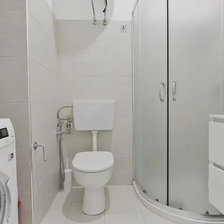 Black And White Catane