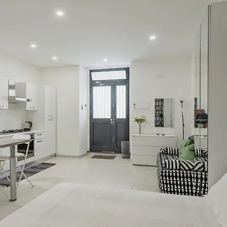 Black And White * Catane